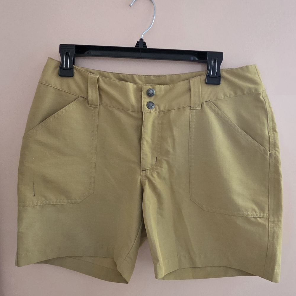 Patagonia Women's Khaki Cargo Size 8 Shorts